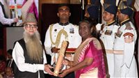 الآن”│رئيسة الهند تمنح جوائز لشخصيات بارزة بمناسبة مرور 75 عامًا لتأسيس الجمهورية
