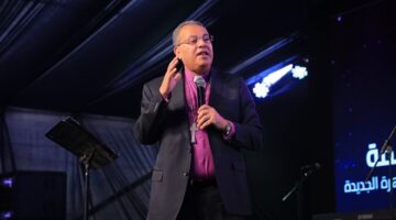 رئيس الطائفة الإنجيلية يصلي الجمعة العظيمة مع شعب الكنيسة بالقاهرة الجديدة