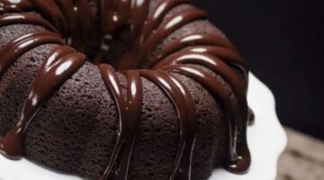 أسهل طريقة لعمل كيكة الشوكولاتة بـ3 مكونات فقط.. «جهزيها في نصف ساعة» – منوعات